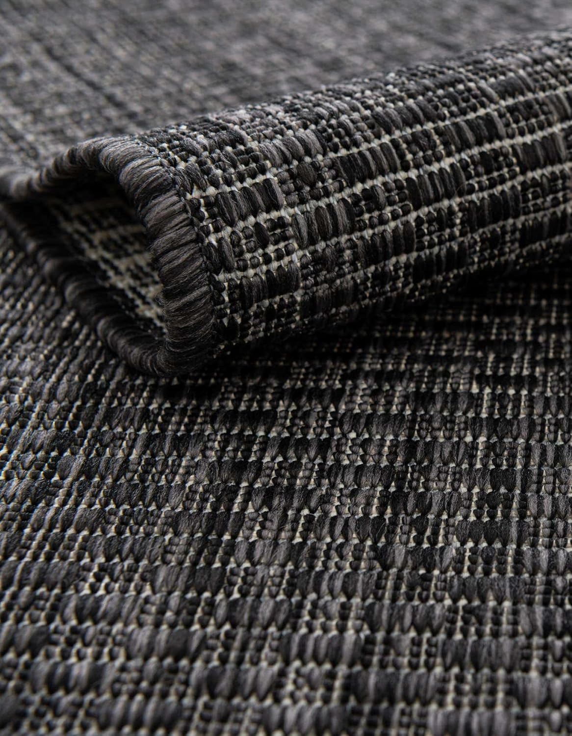 Unique Loom Outdoor Solid Collection Area Rug (4' 1" Round Black/Ivory)