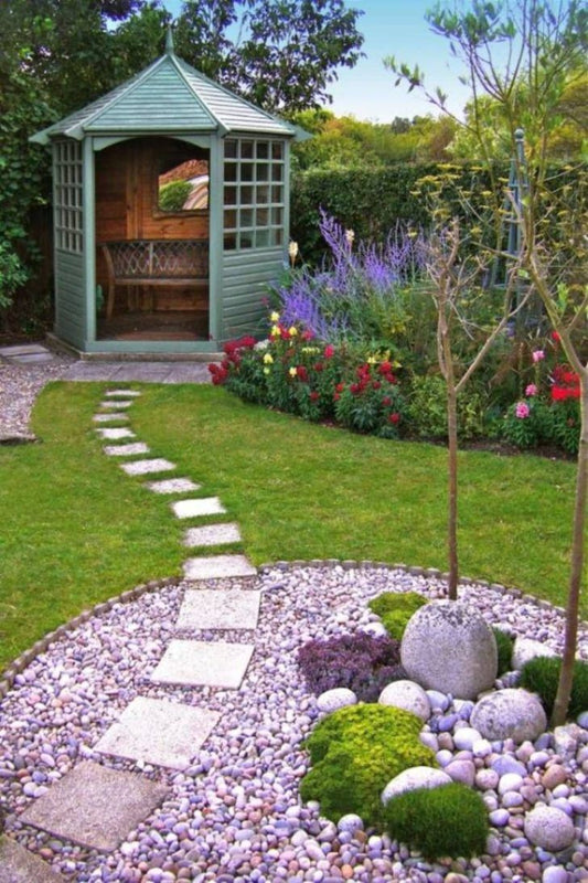 Small Garden Ideas That Make Outdoor Spaces Feel Calm and Complete