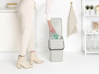 Brabantia Sort & Go Kitchen Recycling Bin | M / 6.6 Gal / 25L | Light Gray | Removable Stay-Open Lid, Carry Handle | Trash Can for Bottles, Cans, Paper, Glass | Wall-Mounting Bracket Sold Separately