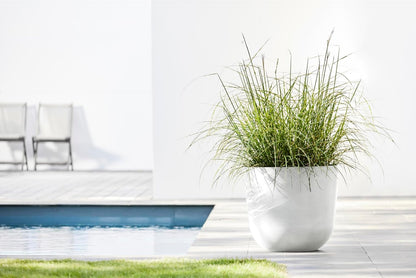 Ecopots Oslo Durable Modern Round Indoor/Outdoor Recycled-Based Composite Flower Pot Planter, Pure White, 17.75"