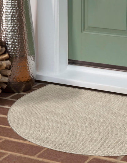 Unique Loom Outdoor Solid Collection Area Rug (3' 1" x 6' 1" Hearth Beige/Ivory)