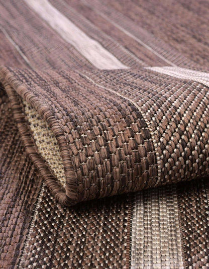 Unique Loom Outdoor Border Collection Area Rug - Soft Border (6' 1" Round Brown/Ivory)
