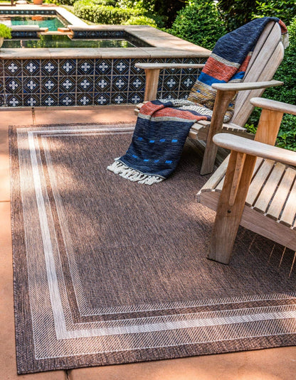 Unique Loom Outdoor Border Collection Area Rug - Soft Border (6' 1" x 9' Rectangle, Brown/ Ivory)