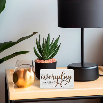 Rustic Wooden Block Sign - Everyday Is A Gift - 5"X3" Postive Pine Wood Plaque, Home & Garden Decor, Housewarming Gift For Friends, Desk & Tabletop, Shelf Accessories - A14