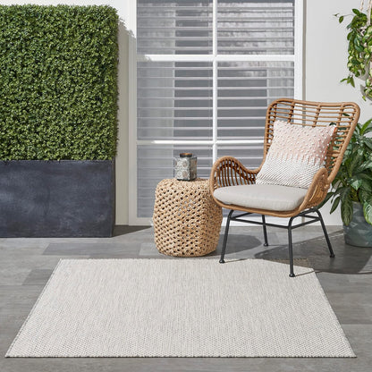 Nourison Home Courtyard 4' x Square Ivory Silver Fabric Modern Area Rug (4' Square)