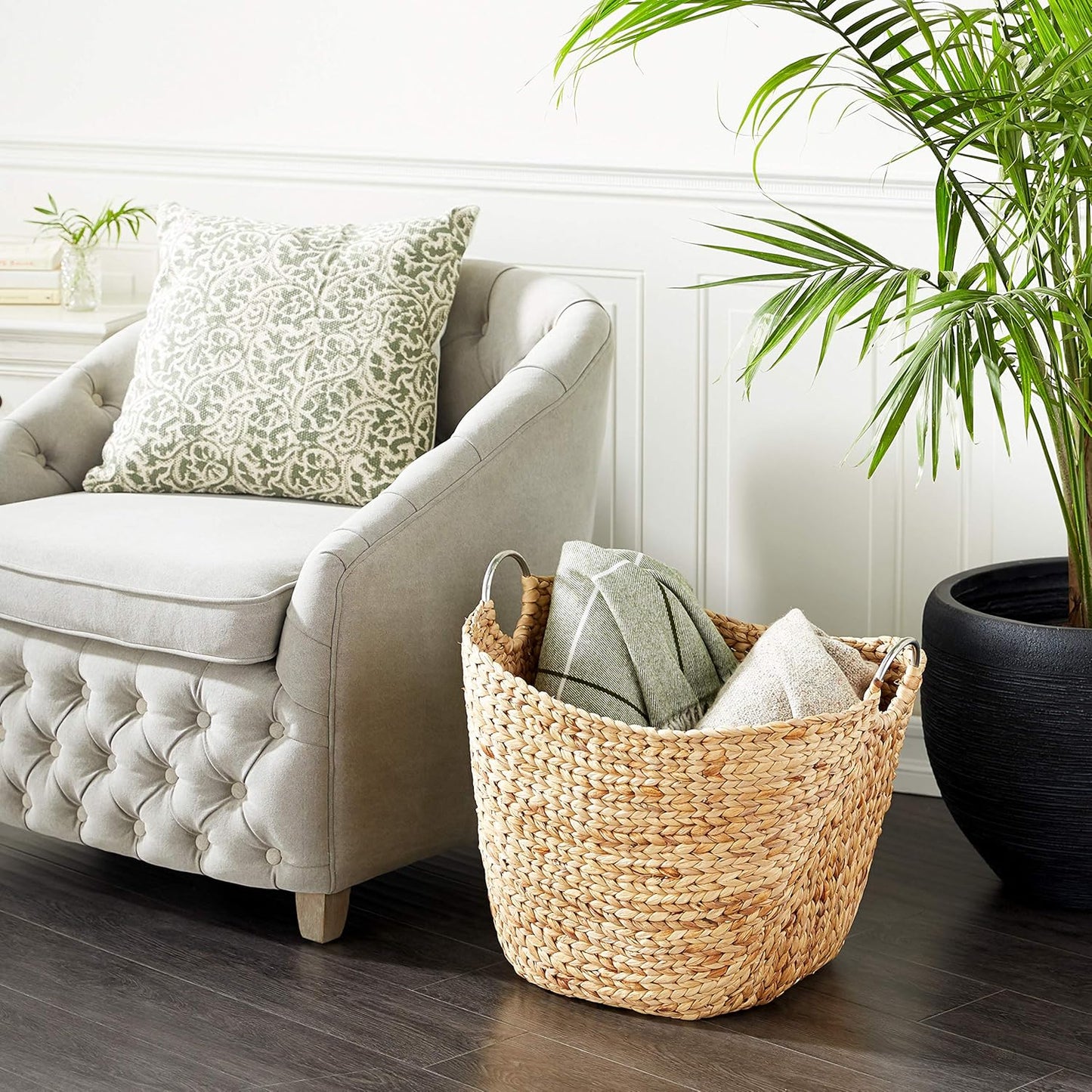 Deco 79 Seagrass Handmade Decorative and Functional Storage Basket Large Woven Basket Organizer with Ring Metal Handles, Basket for Storage 21" x 17" x 19", Brown