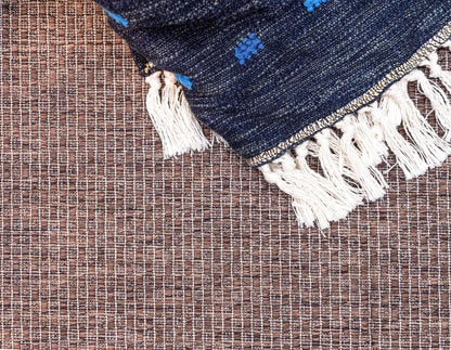 Unique Loom Outdoor Border Collection Area Rug - Soft Border (5' 3" x 8' Rectangle, Brown/ Ivory)